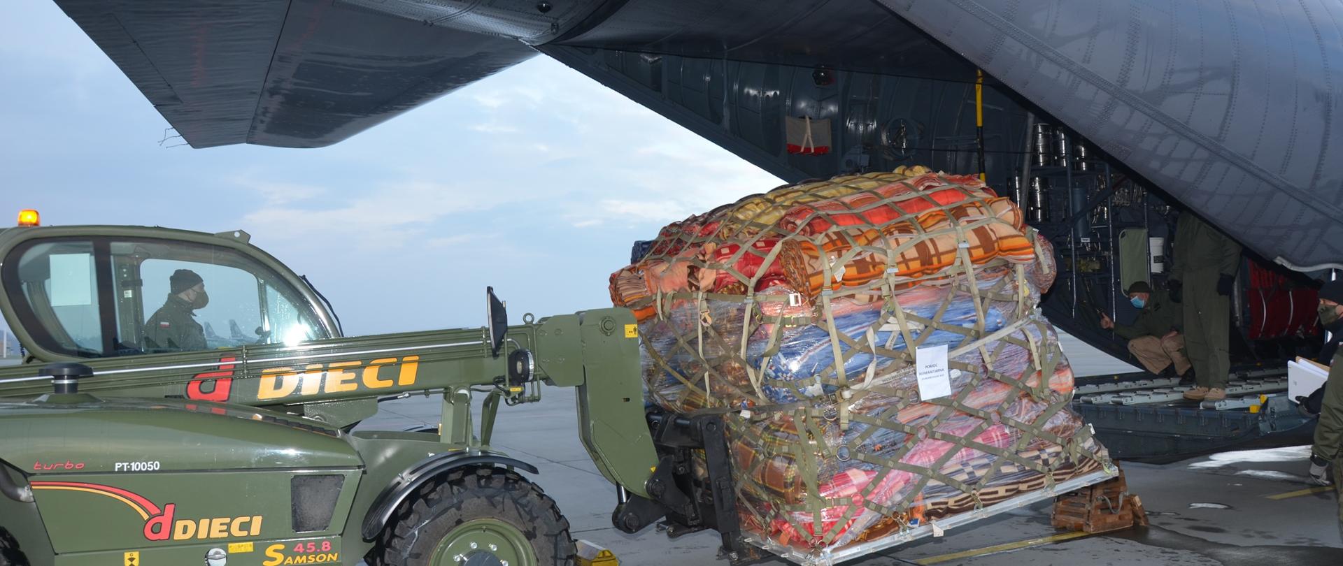 Polish humanitarian aid for Iraq photo 8th Military Air Transport Base