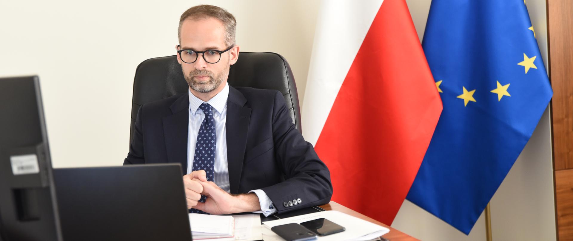 Społeczny wymiar transformacji tematem dyskusji z udziałem wiceministra klimatu Adama Guibourgé-Czetwertyńskiego