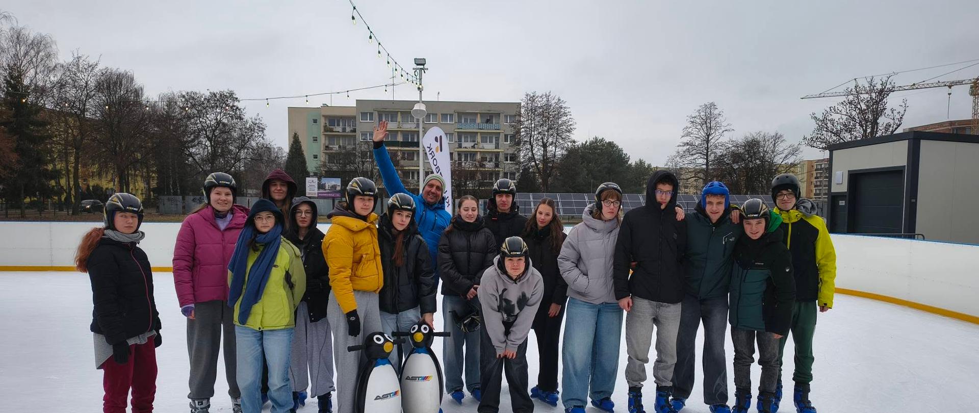 Zajęcia szkolne z kluczborskiego lodowiska