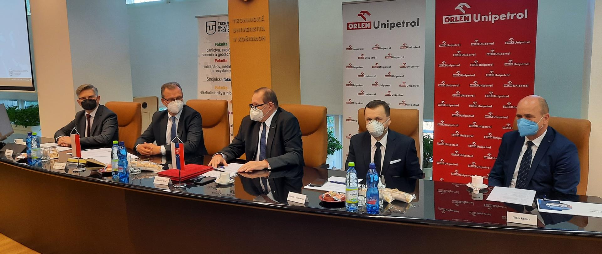 Podpis memorandum o współpracy między Orlenem a Politechniką w Koszycach