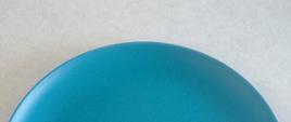 niebieski talerzyk widok z góry