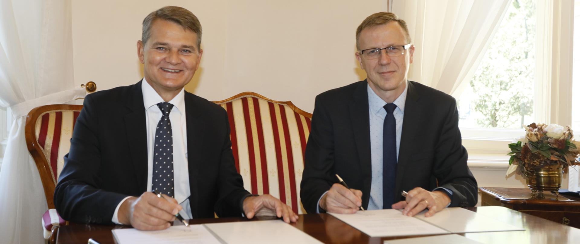 Współpraca IES z Głównym Urzędem Miar - baner