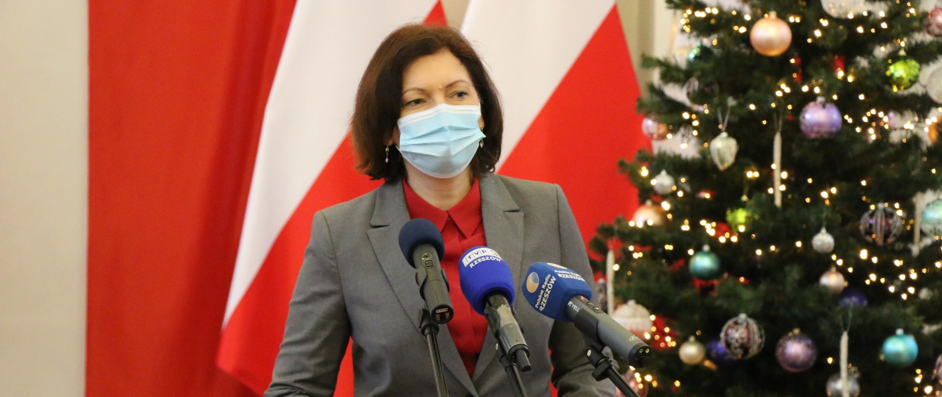 Wojewoda Ewa Leniart podsumowała realizację zadań z zakresu polityki społecznej