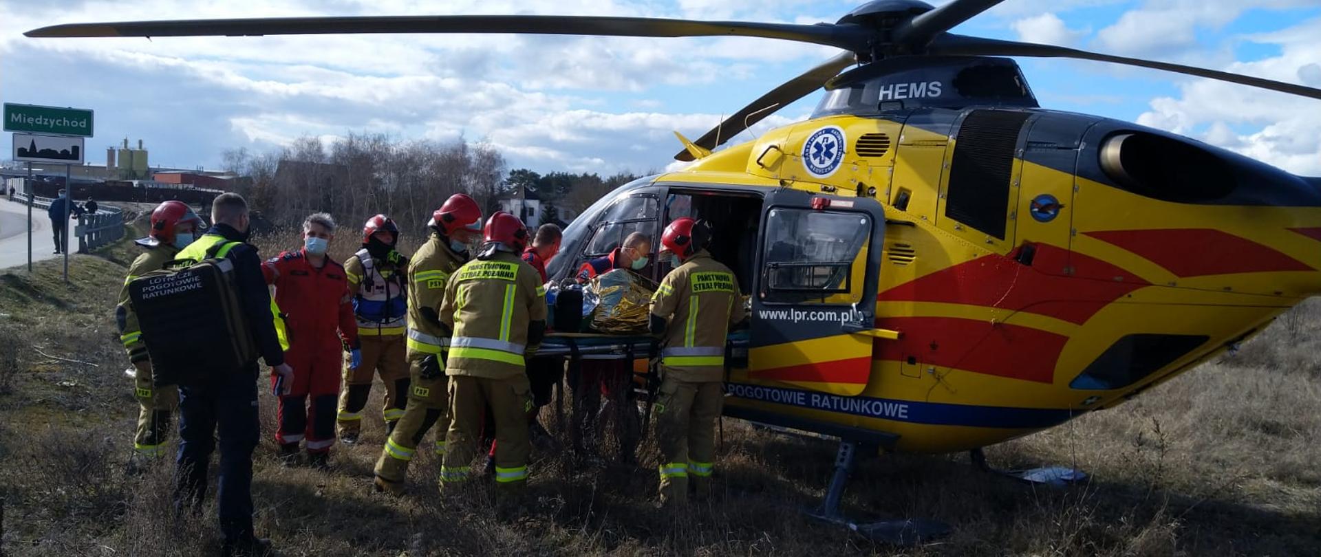 Wypadek samochodu osobowego z motocyklem - 15.03.2021 r.