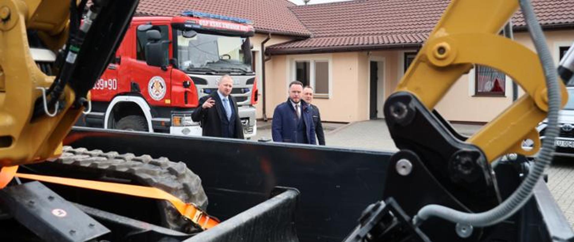 Sprzęt z OLiOC dla gminy Wólka