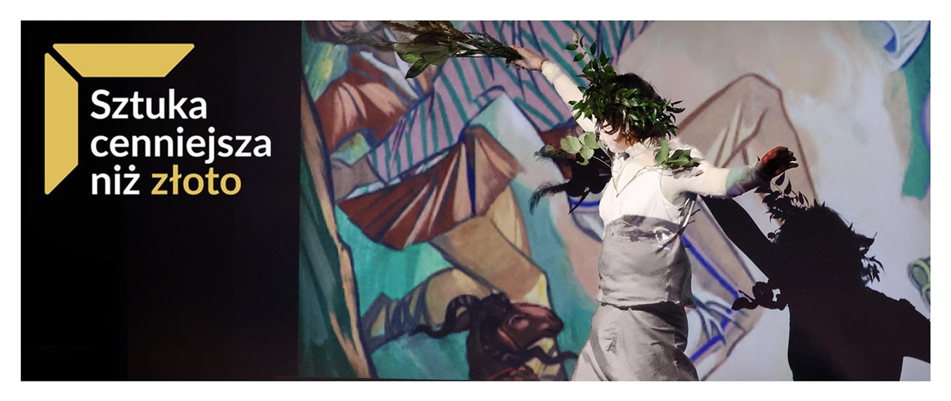 logo konkursu sztuka cenniejsza niż złoto oraz dynamiczna postać przystrojona roślinami