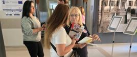 Punkt informacyjno-edukacyjny w SP nr 7 podczas wywiadówki 