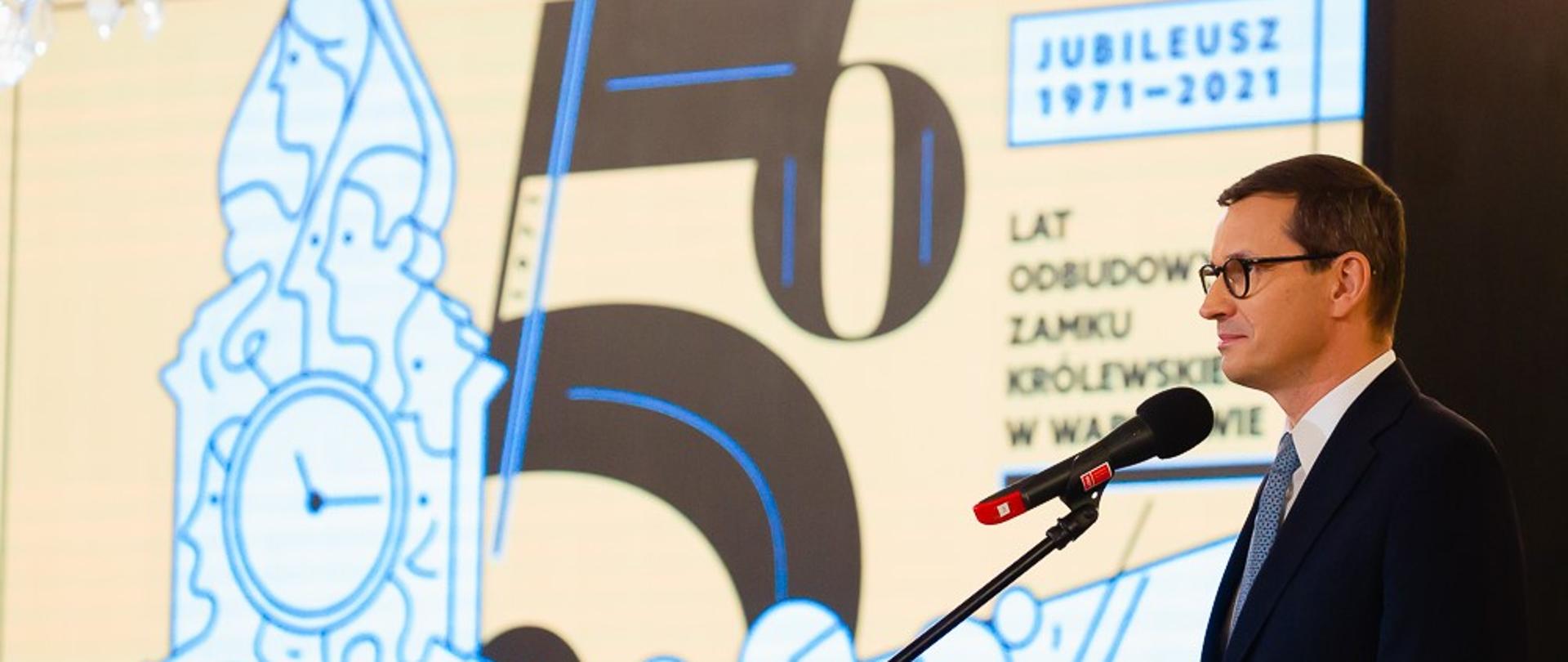 Premier Mateusz Morawiecki podczas przemówienia na Zamku Królewskim w Warszawie.