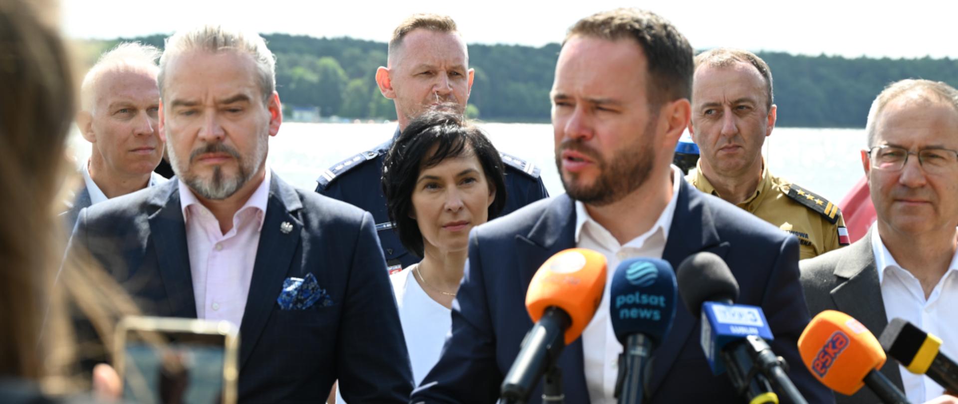 Konferencja prasowa - Bezpieczne Wakacje