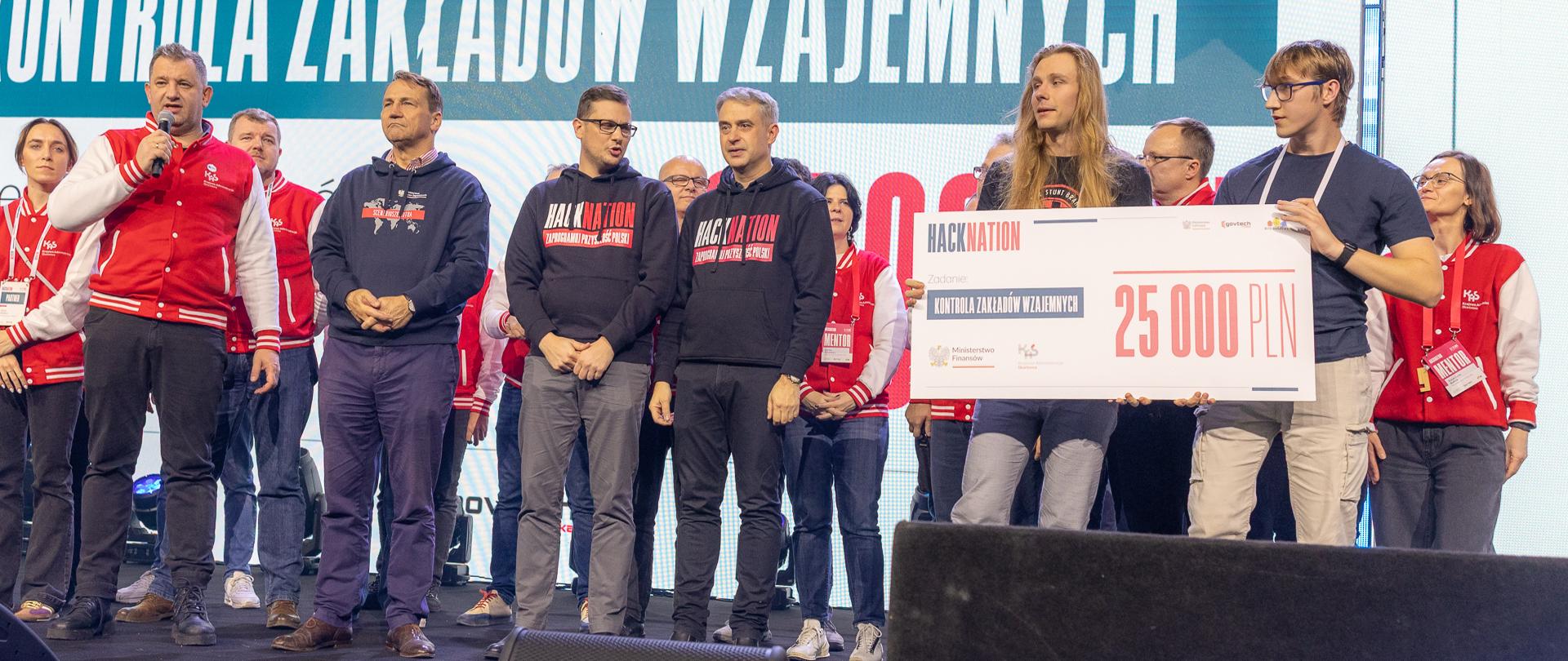 Uczestnicy HackNation.