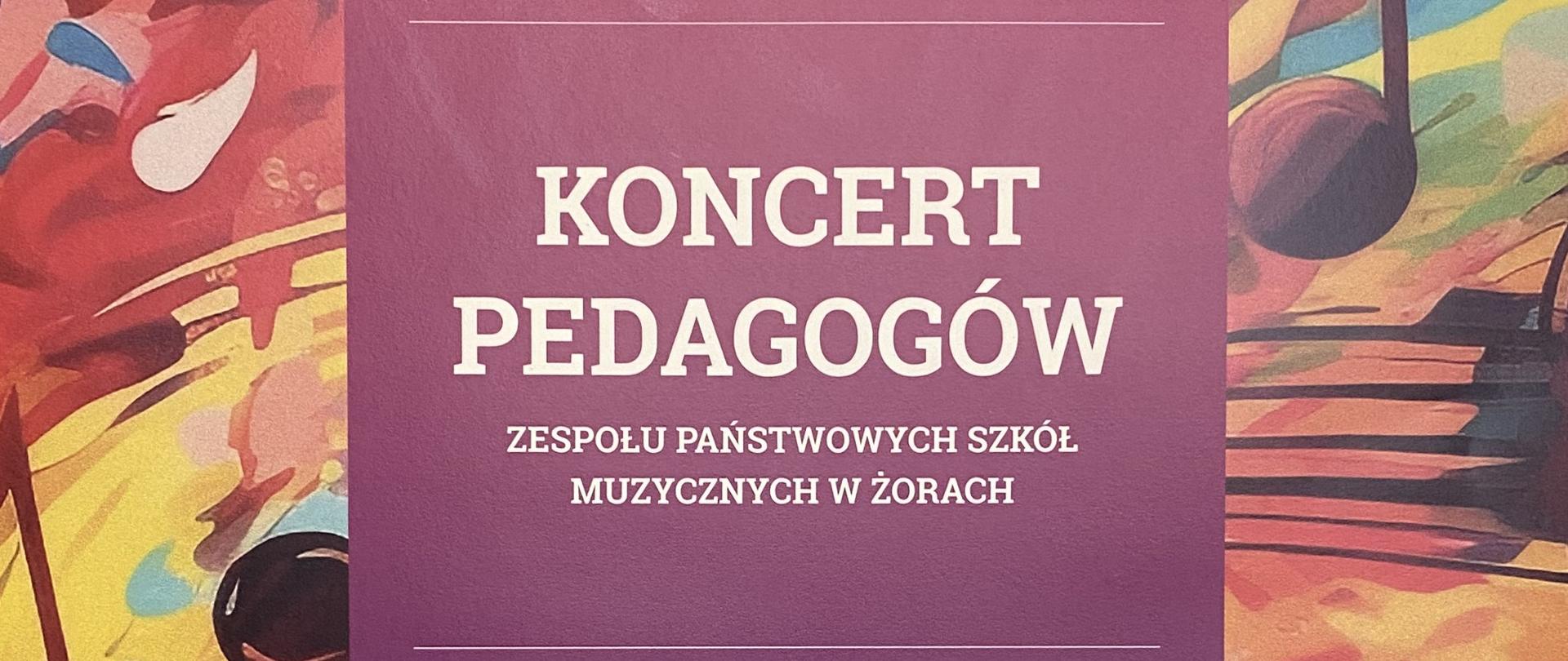 Na pastelowym tle pionowy baner podzielony na 5 poziomych segmentów. W każdym z nich białe napisy informujące o koncercie, miejscu, dacie oraz logami współorganizatorów.