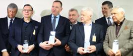 z-ca dyrektora generalnego KOWR z nagrodzonymi