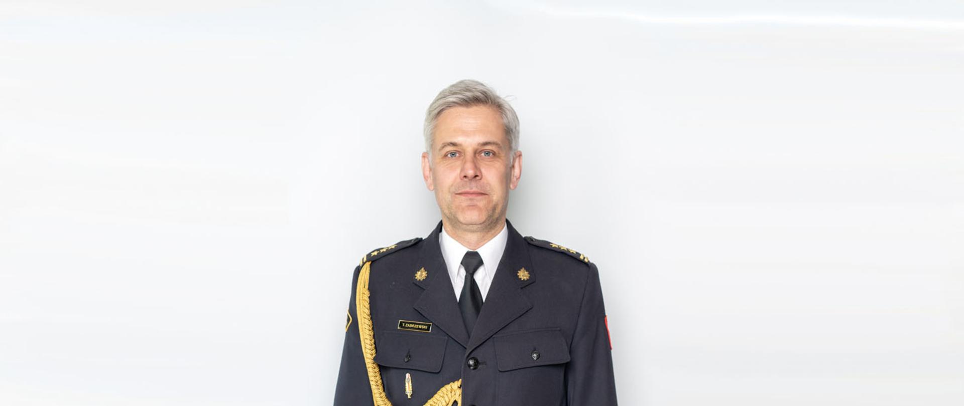 Zdjęcie przedstawia Zastępcę Komendanta Powiatowego PSP st. bryg. Tomasza Zabrzewskiego 