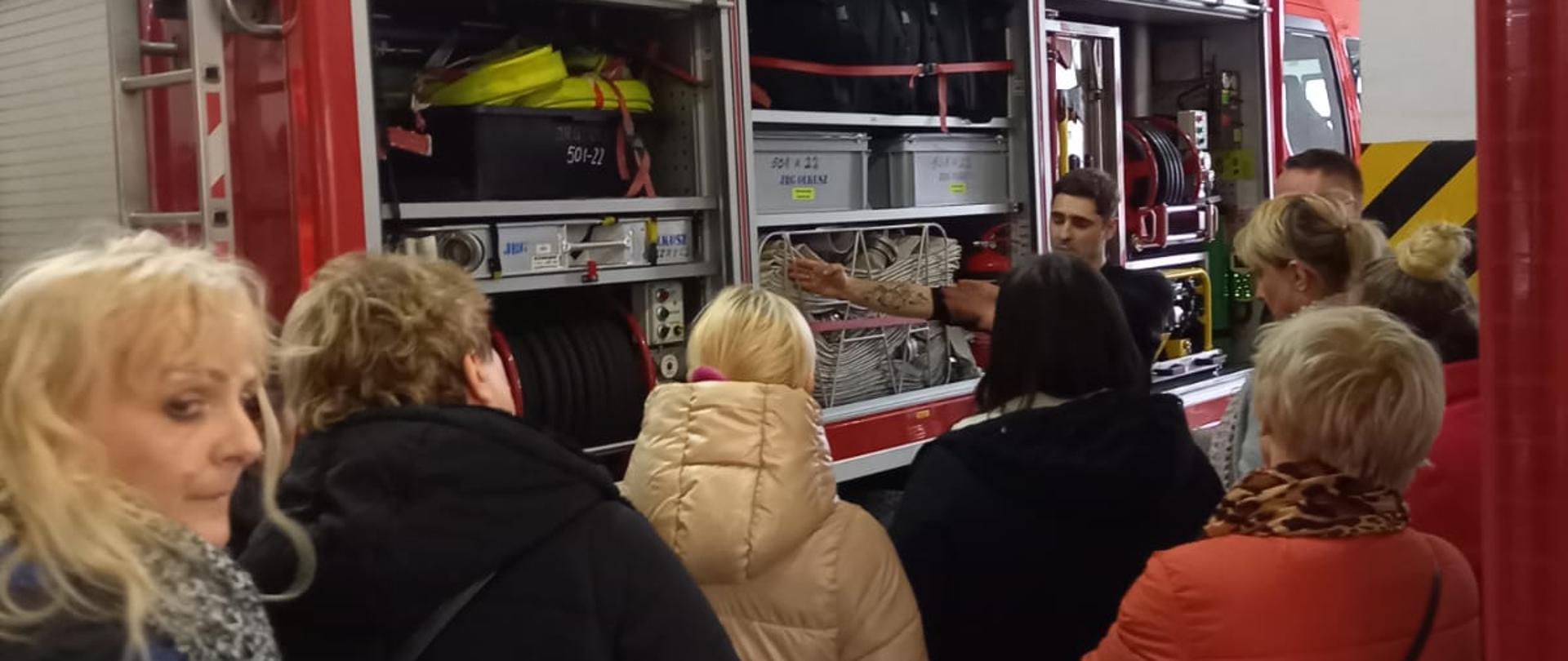 Szkolenie w JRG Olkusz dla słuchaczek szkoły policealnej.