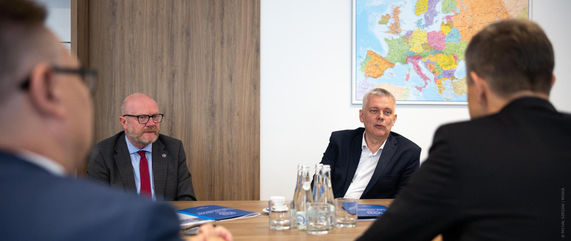 Spotkanie ministra Tomasza Siemoniaka z szefem Urzędu do Spraw Cudzoziemców
