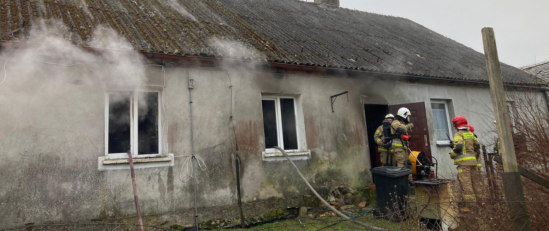 Pożar mieszkania w budynku wielorodzinnym - miejscowość Samin