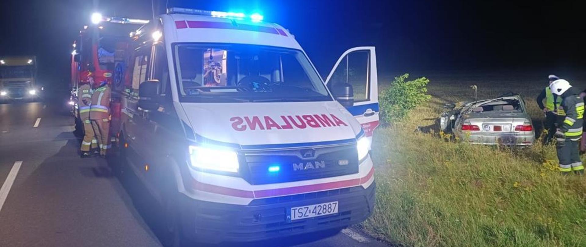 Działania ratownicze na drodze wojewódzkiej 765 