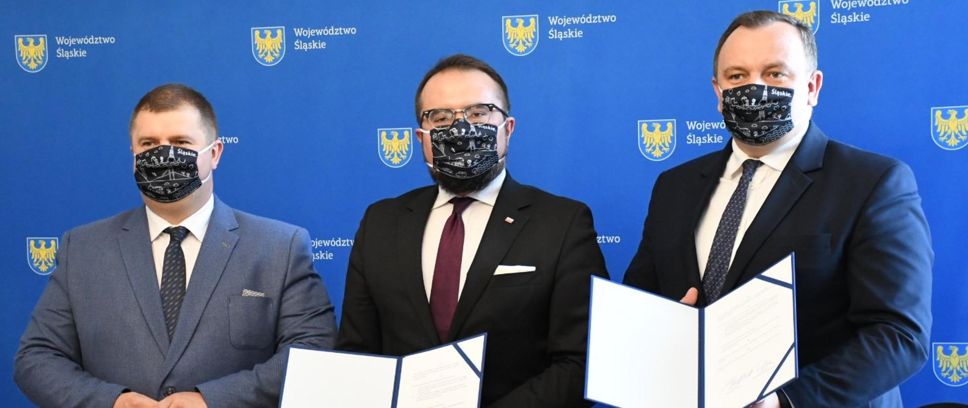 Deputy Foreign Minister Paweł Jabłoński and Marshal of the Śląskie Voivodeship Jakub Chełstowski signed an agreement in Katowice