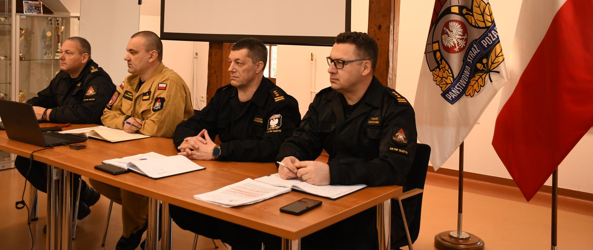 Komendant Wojewódzki PSP i jego zastępcy. 