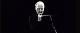 Witold Lutosławski przy pulpicie dyrygenckim