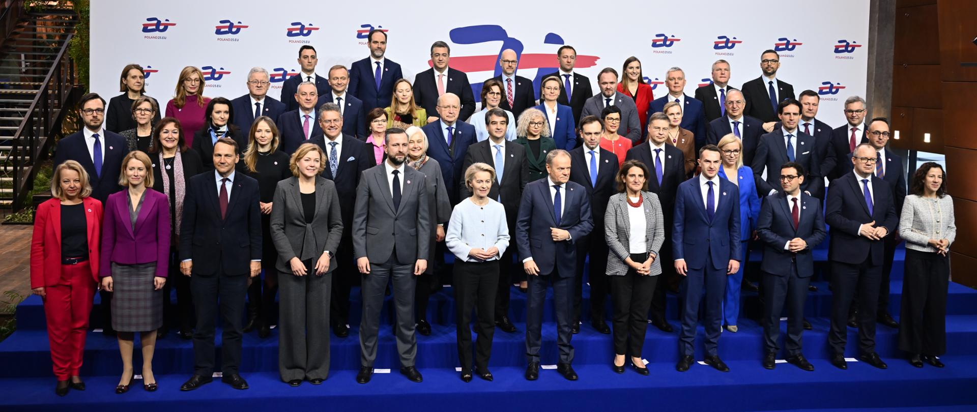 Minister Sprawiedliwości uczestniczył w spotkaniu rządu RP z Kolegium Komisarzy UE, fot. flickr.com/poland25eu