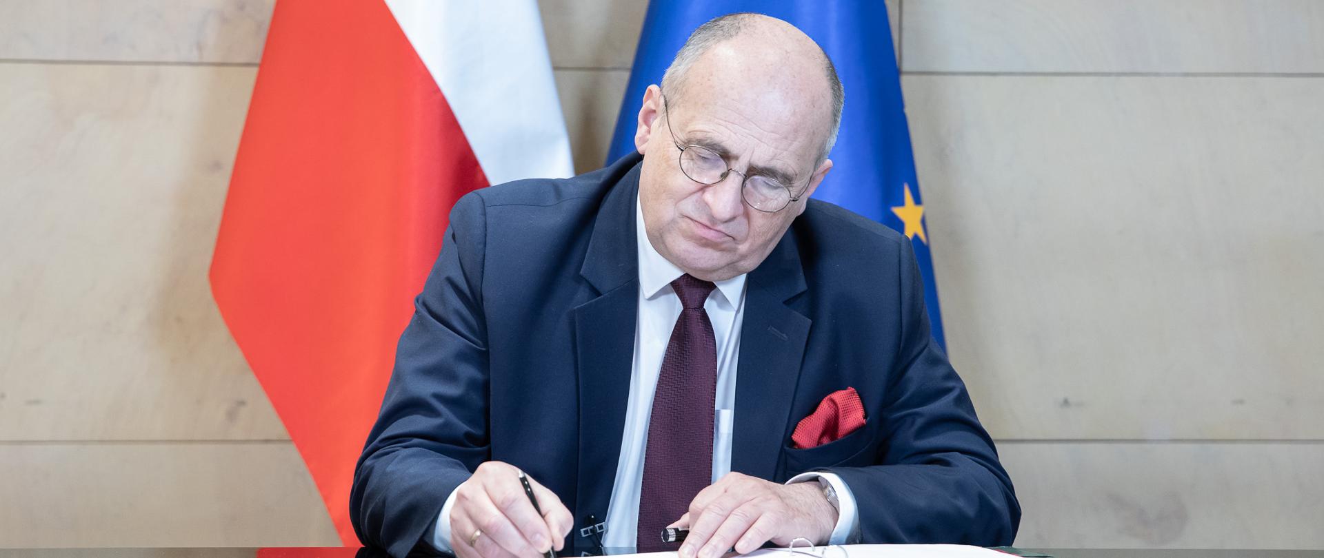 2021.04.29 Warszawa . Minister Zbigniew Rau . Wideokonferencja . Spotkanie ministrow SZ krajow V4 - Polska , Wegry , Czechy , Slowacja .
Fot. Tymon Markowski / MSZ