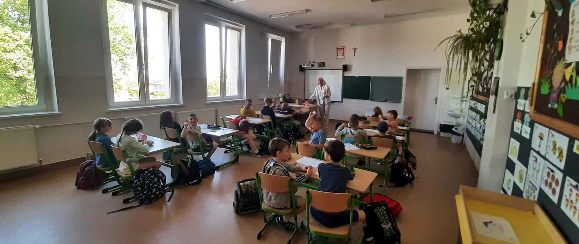 Zajęcia w ramach projektu edukacyjnego w zakresie higieny jamy ustnej pt.: Mam zdrowe zęby!” w Szkole Podstawowej w Świbie