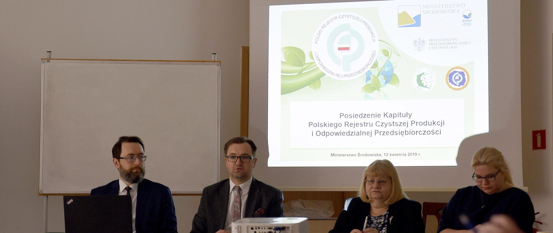 Wiceminister Sławomir Mazurek na posiedzeniu kapituły PRCPiOP