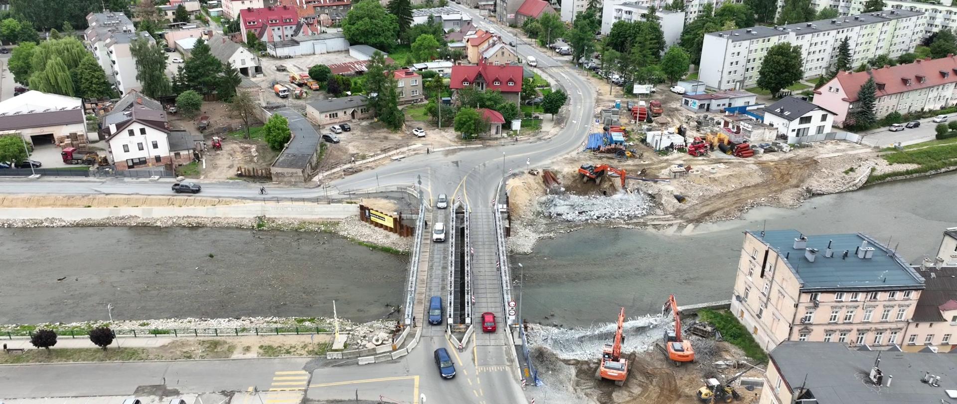 Prace przygotowawcze do budowy nowego mostu nad Białą Głuchołaską