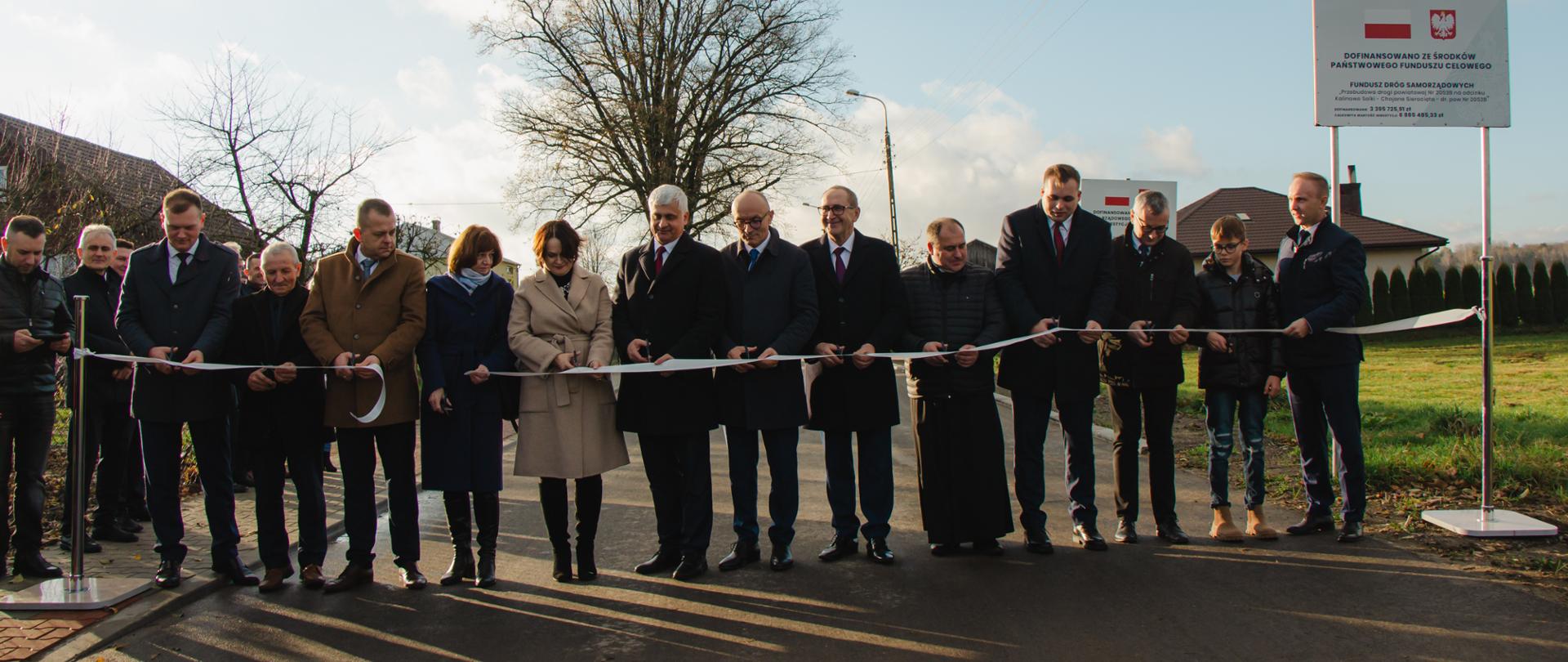 Wojewoda podlaski na otwarciu nowej drogi w gminie Kulesze Kościelne