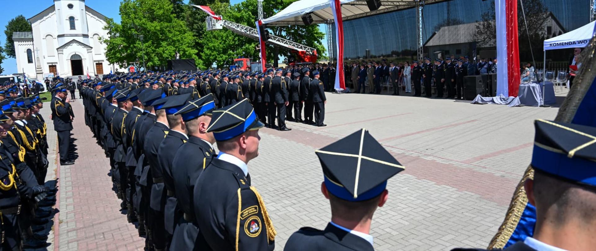 Uroczystość w Łukowej woj. Lubelskie – Strażacy KP PSP Pińczów wśród uhonorowanych za walkę z pożarem Puszczy Solskiej.