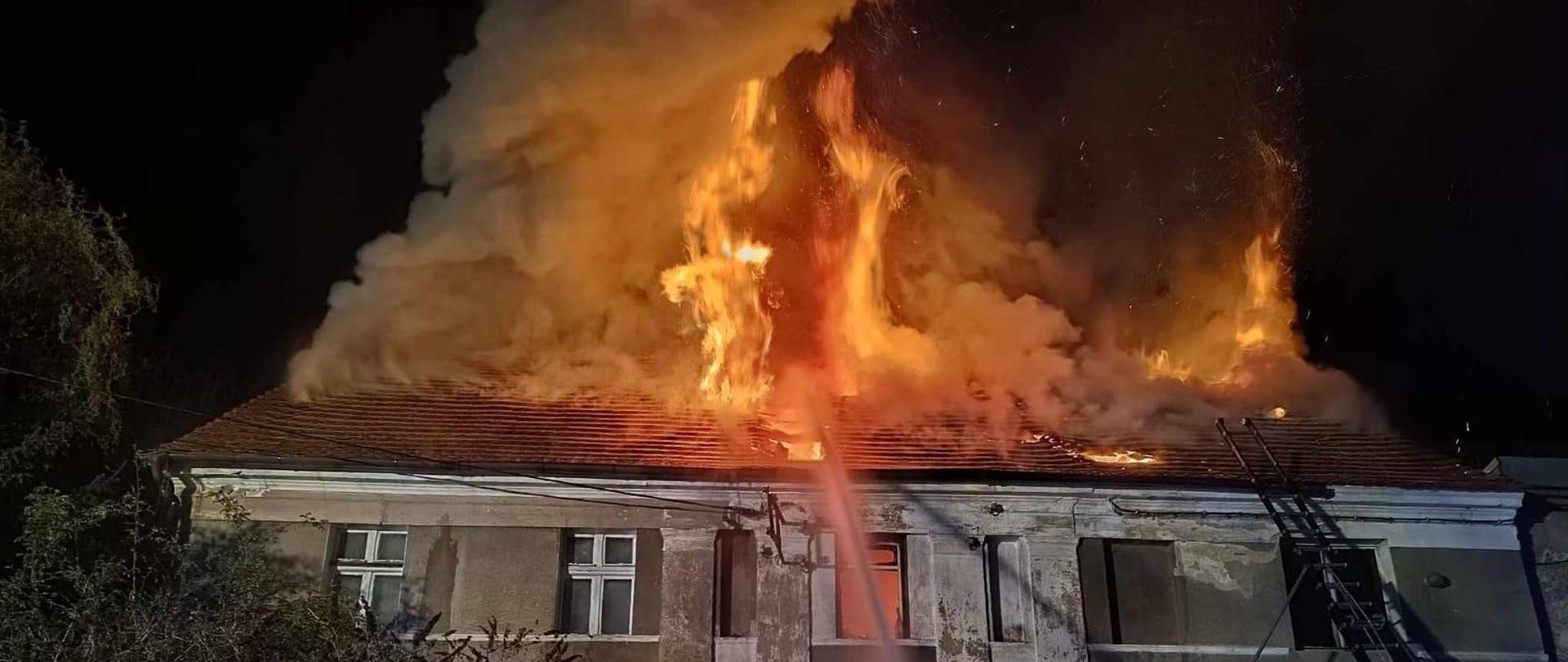Pożar domu w Piotrowicach w pow. średzkim.
