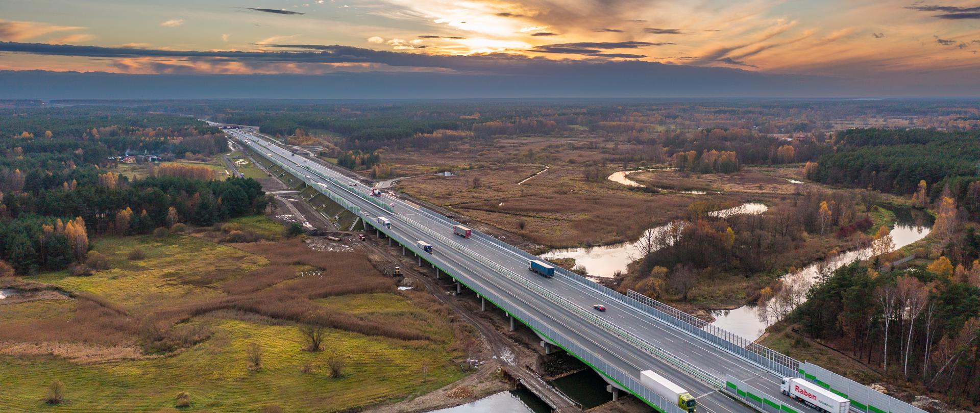Na zdjęciu A1 Radomsko - granica województw, most na Wartą