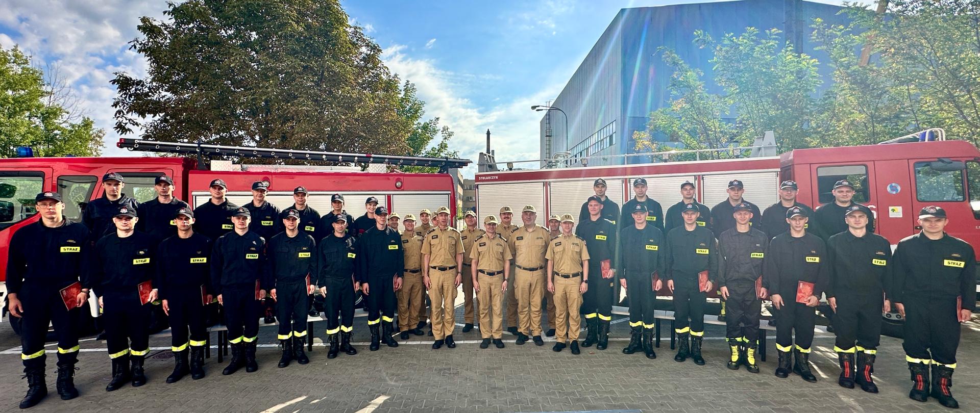 zdjęcie grupowe strażaków 