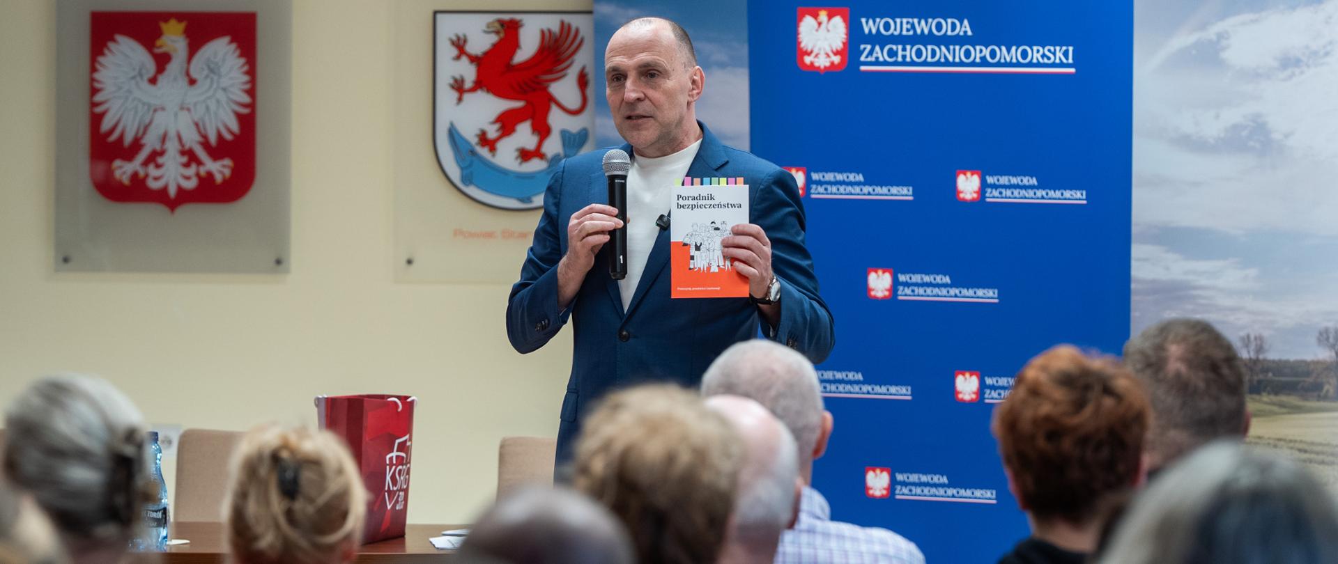 wojewoda z Poradnikiem bezpieczeństwa