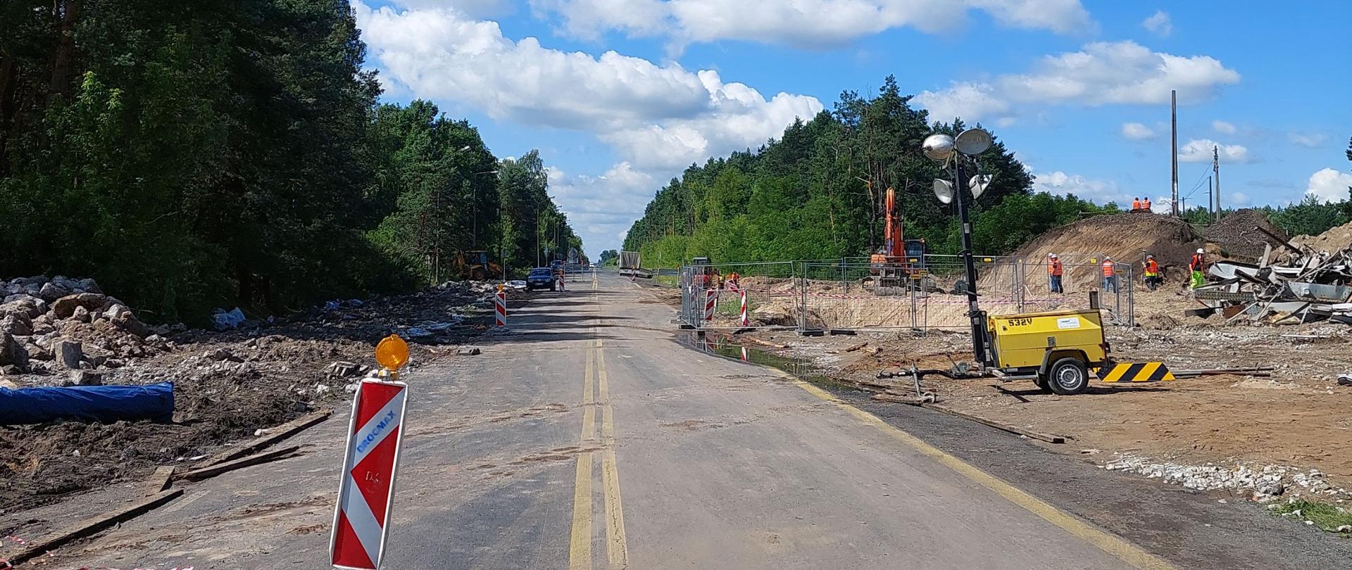 Wiadukt kolejowy w Wieliszewie w ciągu DK61 rozebrany