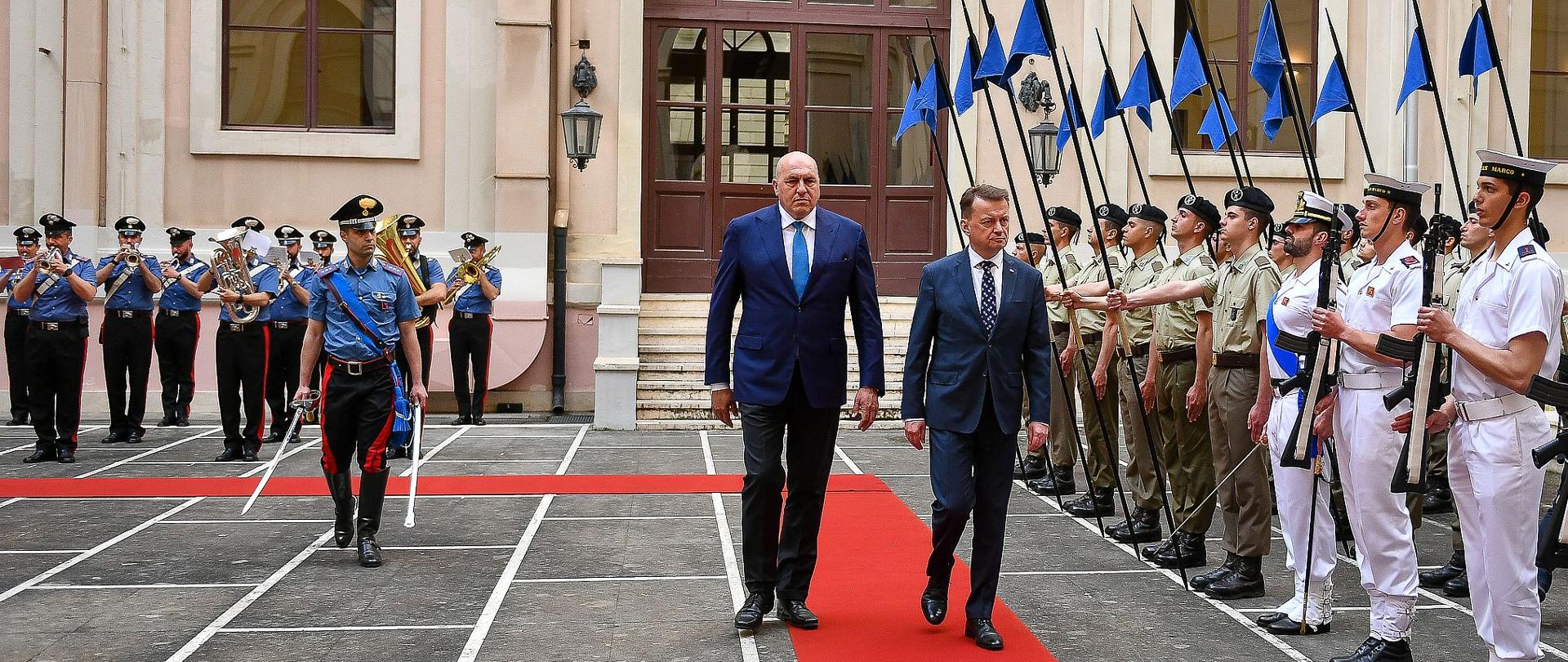 W środę 17 maja br., Mariusz Błaszczak wicepremier, minister obrony narodowej przebywał w Rzymie, gdzie spotkał się z ministrem obrony Włoch Guido Crosetto.