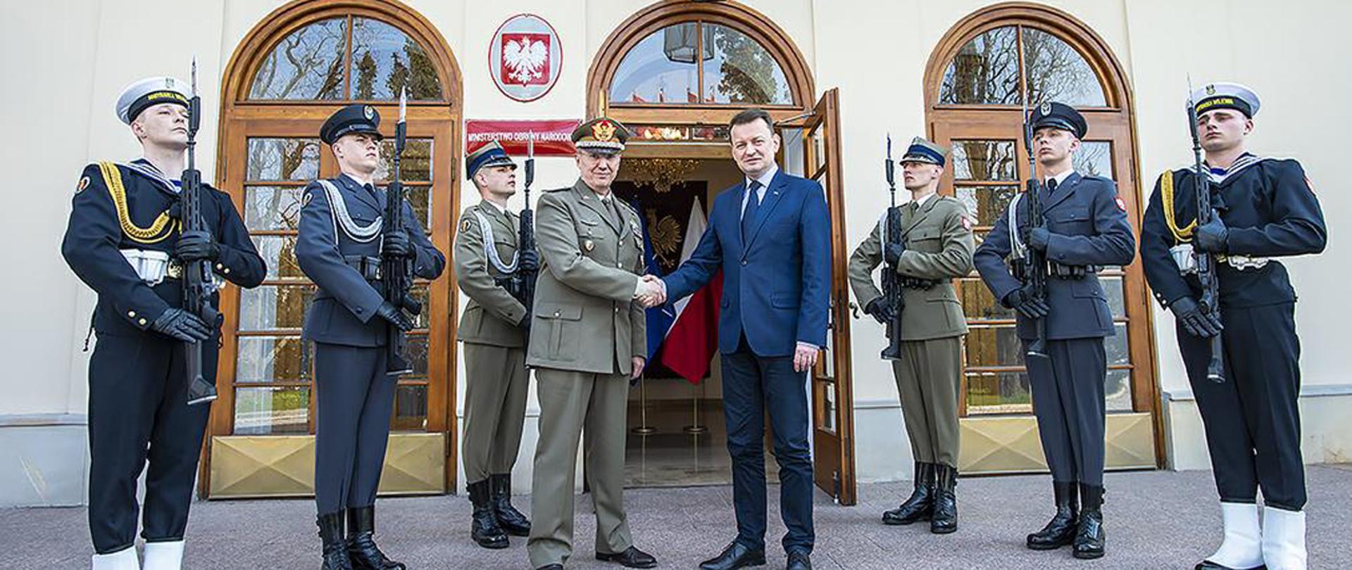 120418_MMB_JFC_MOND_01