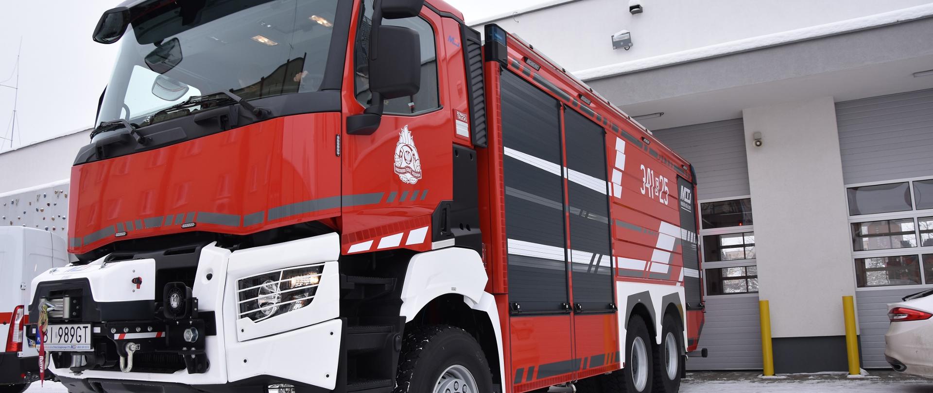 samochód pożarniczy czerwony 