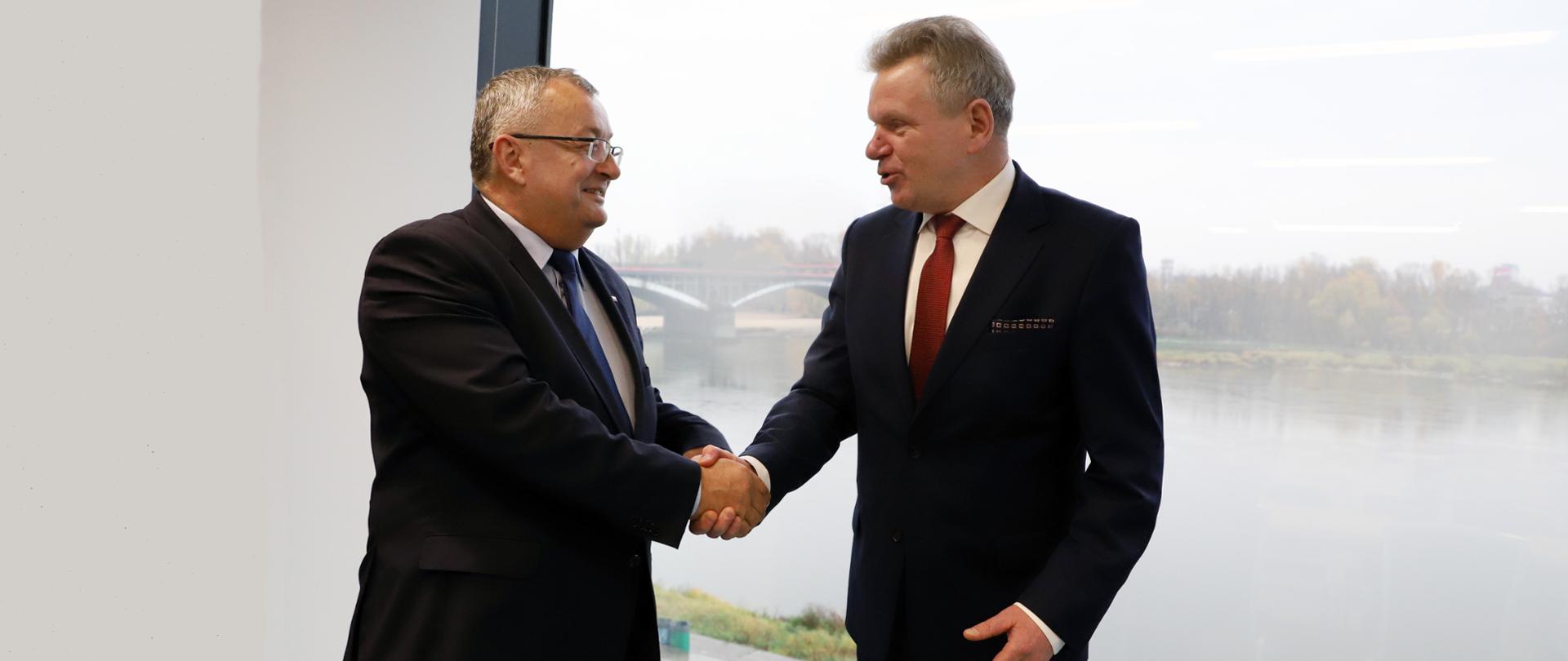 Minister infrastruktury Andrzej Adamczyk spotkał się z Jaroslavem Narkevičem, ministrem transportu i łączności Republiki Litewskiej