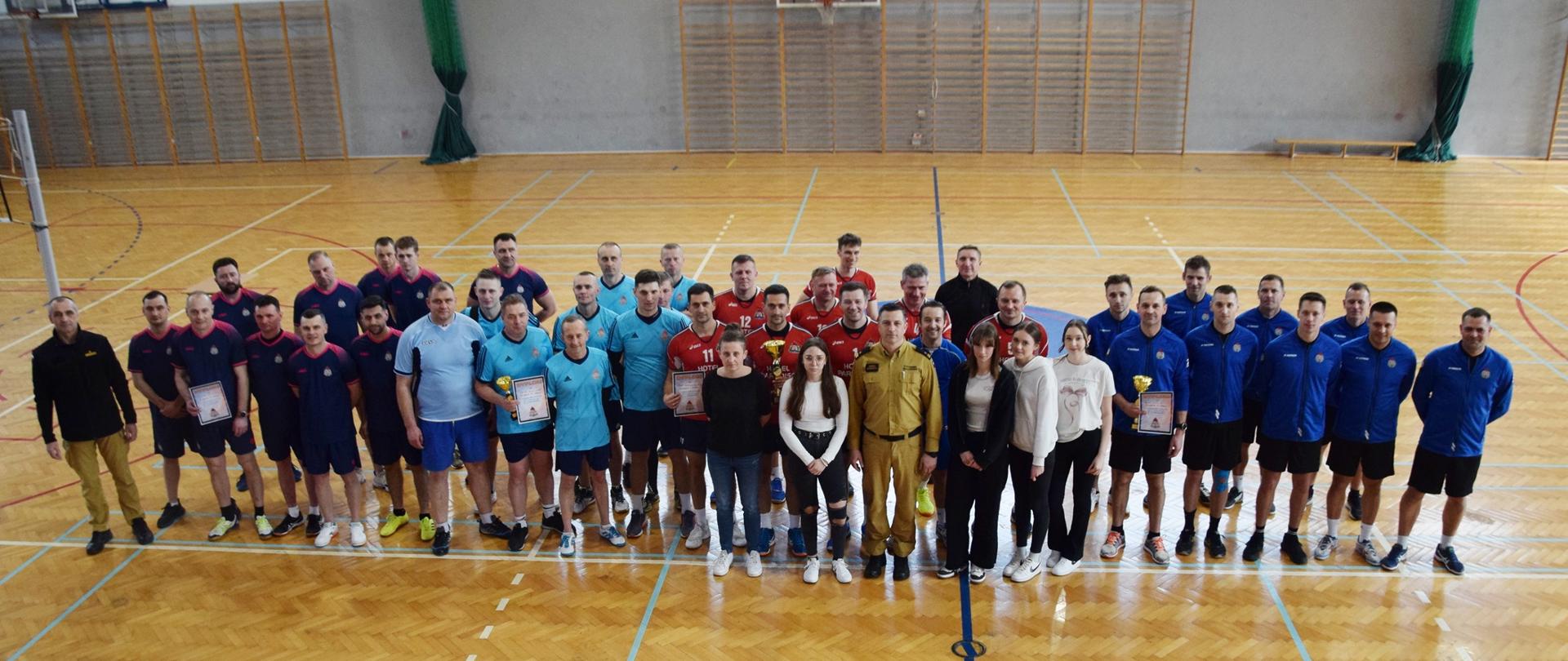 Turniej piłki siatkowej na szczeblu Okręgu IV w Sandomierzu 