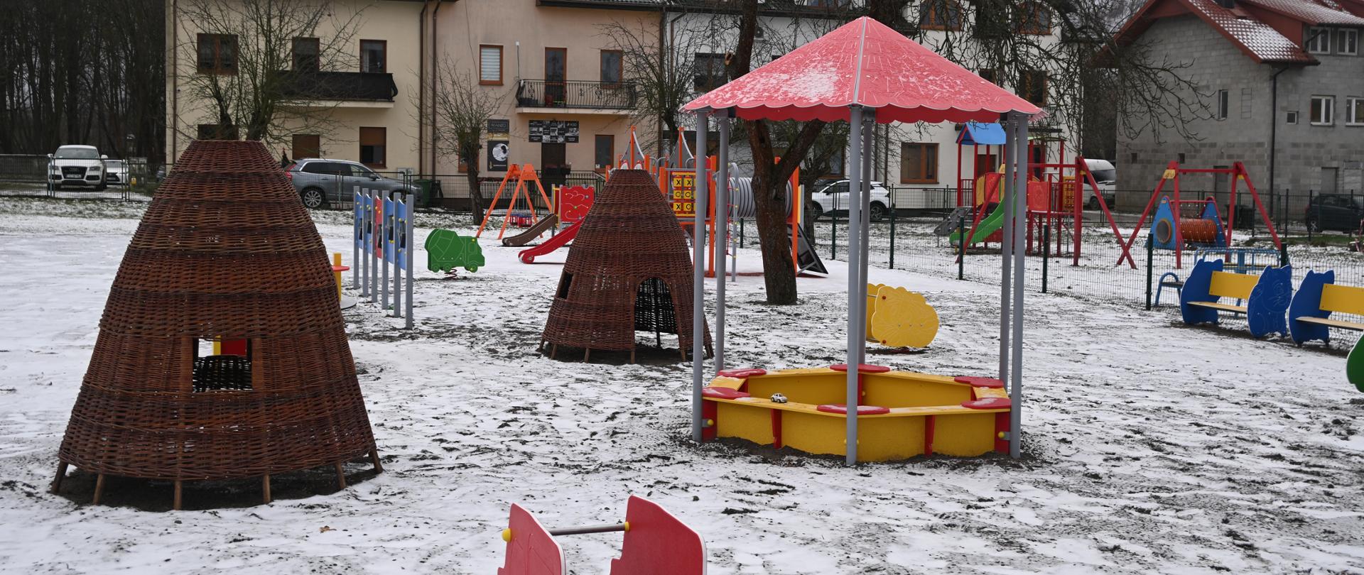 Bezpieczna przestrzeń dla najmłodszych – otwarcie nowego placu zabaw w Szydłowcu