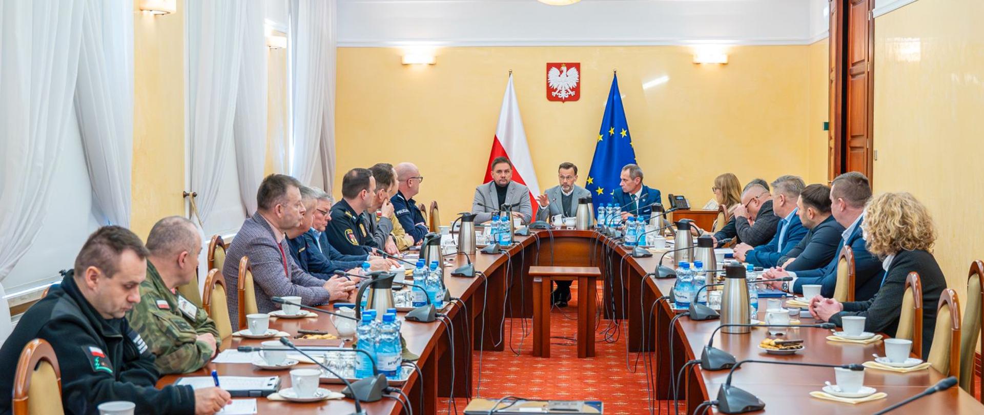 Odprawa w związku z sytuacją pogodową: służby w gotowości, zapowiedź silnego mrozu