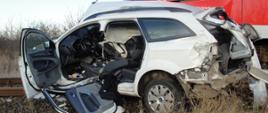 Zdjęcie przedstawia wrak samochodu osobowego