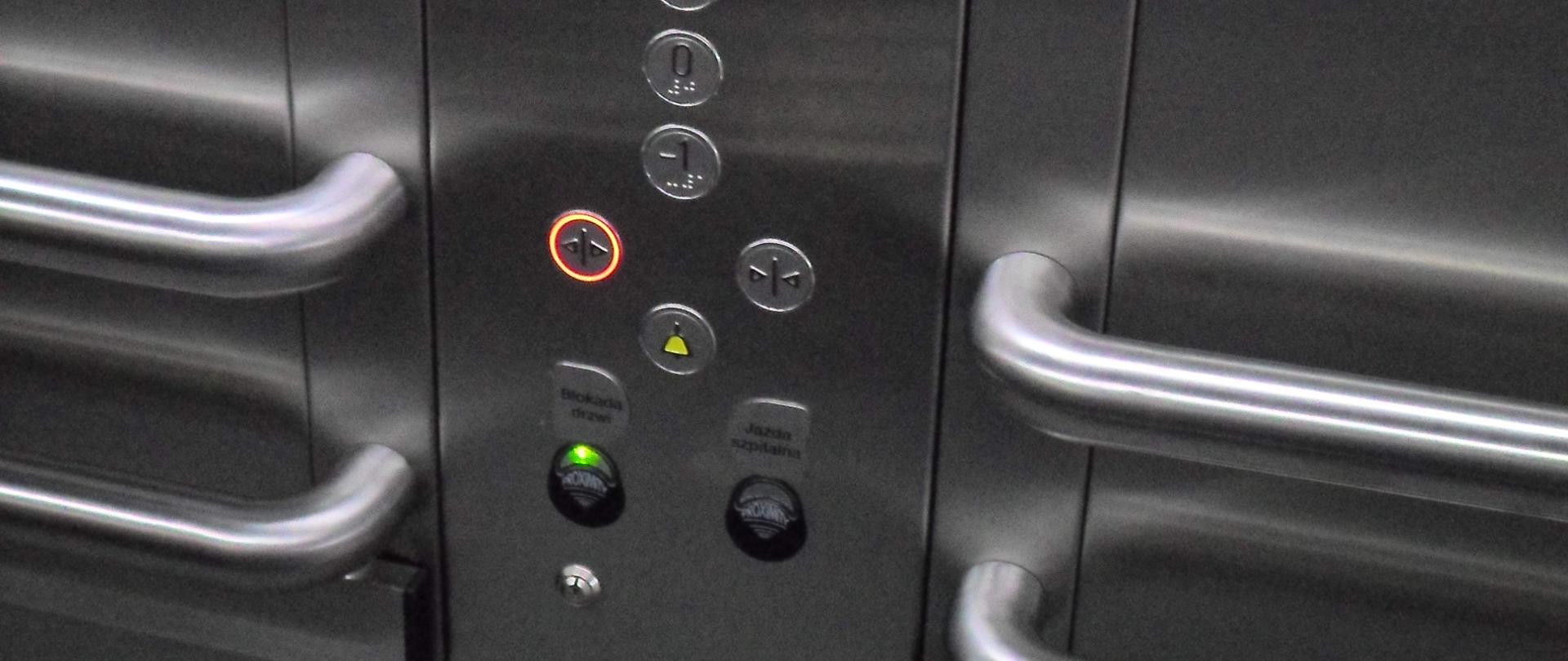 Przyciski w windzie