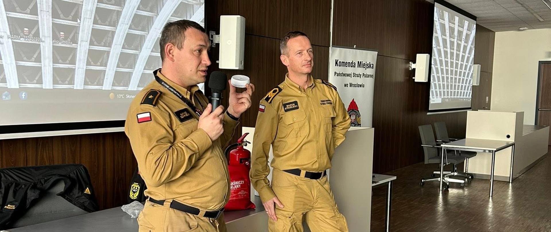 Prelekcja dla słuchaczy Uniwersytetu Trzeciego Wieku dotyczącą bezpieczeństwa pożarowego w domu