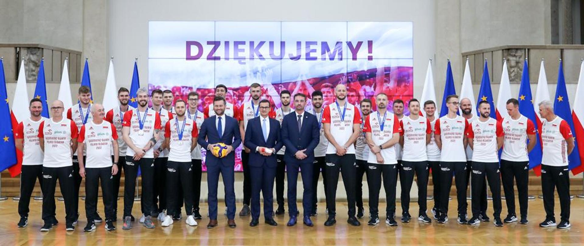 Premier z siatkarzami.