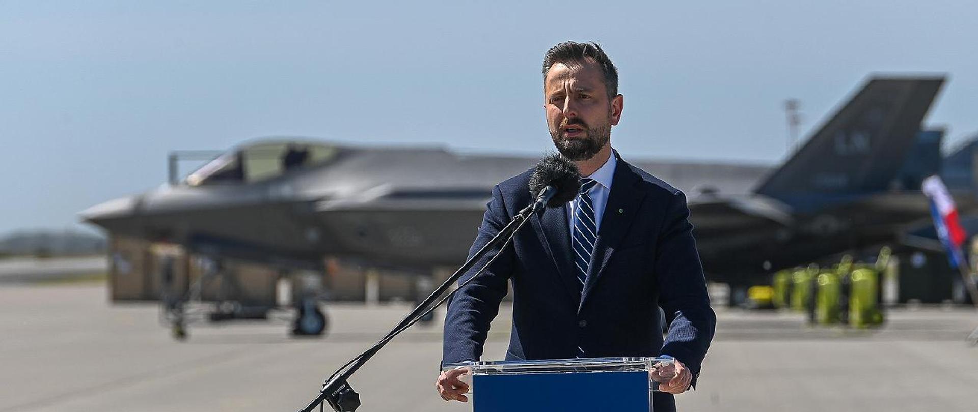 15 maja 2024 r. Władysław Kosiniak-Kamysz, wicepremier-minister obrony narodowej, spotkał się z dowódcami i żołnierzami Sił Powietrznych biorącymi udział w ćwiczeniu Astral Knight 2024. Fot. st. kpr. Wojciech król/CO MON
