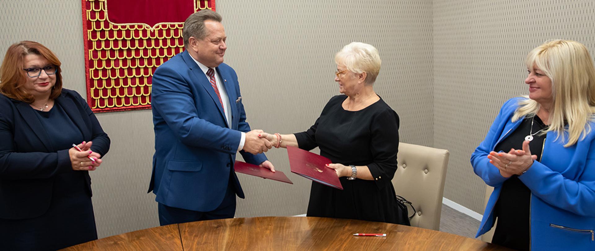 Podpisanie porozumienia z pracownikami cywilnymi Policji