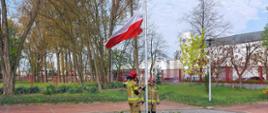 2 maja - uroczyste podniesienie Flagi w jednostkach Państwowej Straży Pożarnej